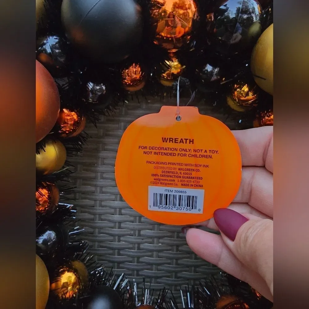 New 15-Inch Shatterproof Halloween Wreath Shatterproof indoor/outdoor home decor